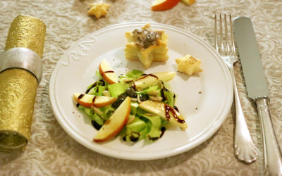 Salat mit Apfel, dreierlei Kernen und gefüllten Pastetli