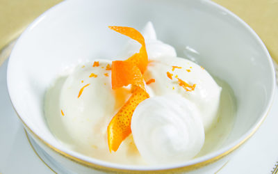 Orangen-Kokos-Eis mit Meringues