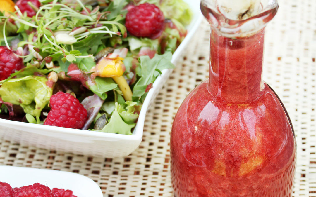 Himbeerdressing mit Sommersalat